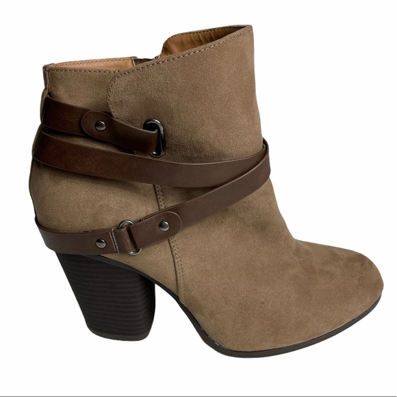 Torrid Like New Taupe Booties Cross Straps 9 Wide - Picture 1 of 10